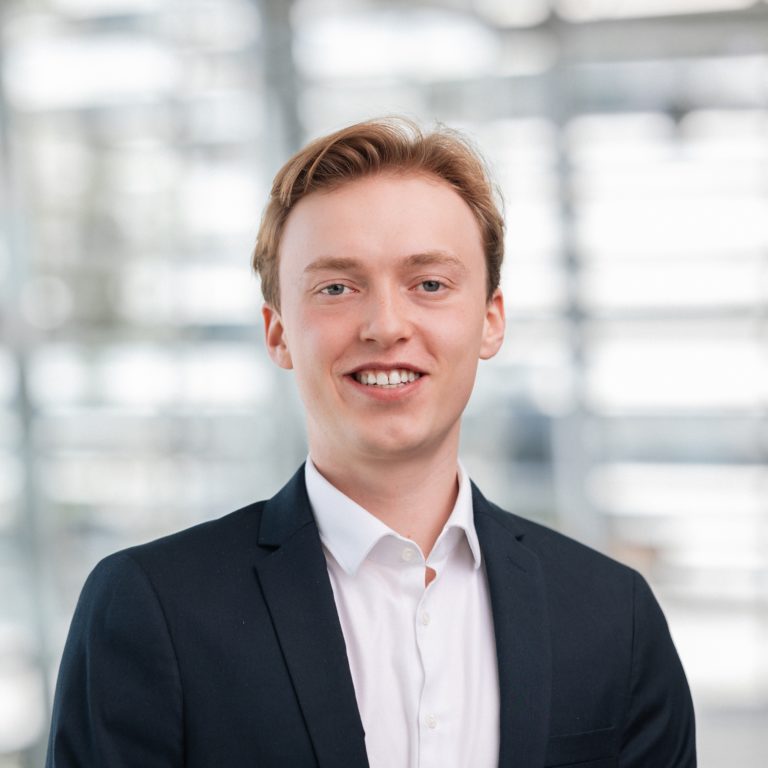 Portrait vom Vorstand für Marekting und PR: Valentin Grüner